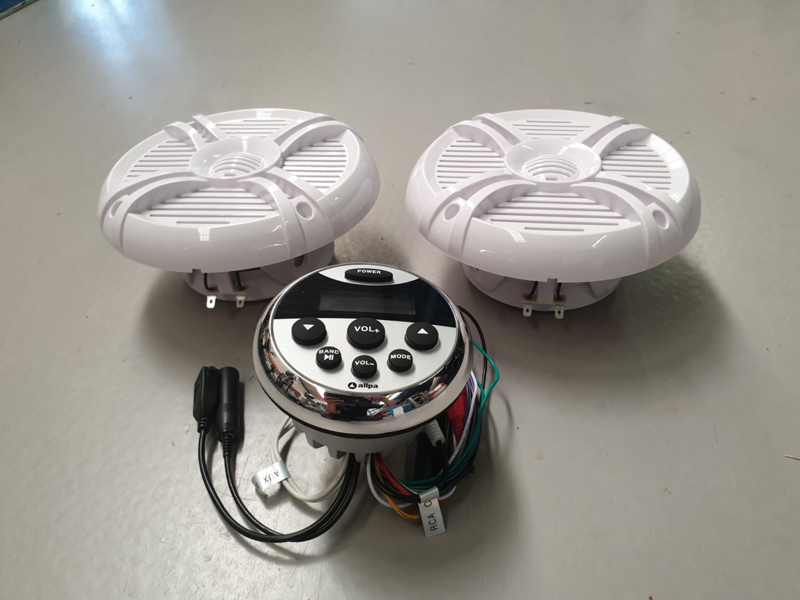 Waterdichte marine radio met speaker set 120w wit